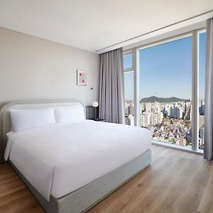 Namsan Suite 1 King Bed Namsan View