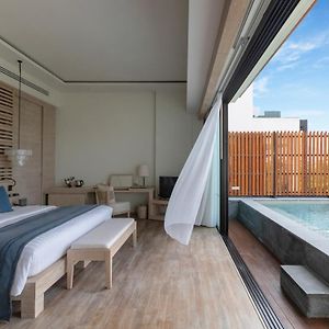 Pool Suite