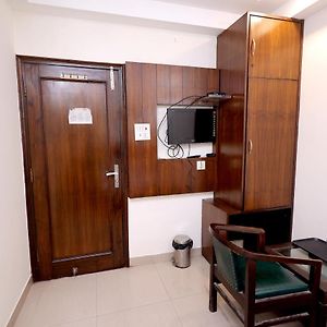 Deluxe Double Room Shower