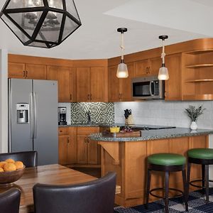 One-Bedroom King Suite