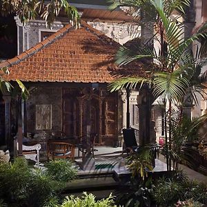 Sania'S House
