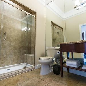 One-Bedroom King Suite Lake View