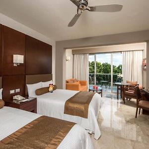 Club Room