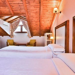 Habitación con 2 Camas Individuales en Ático
