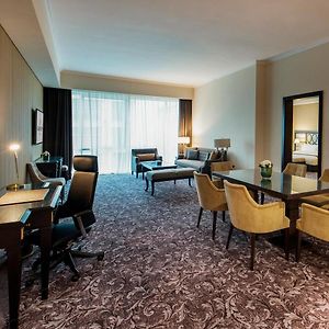 Presidential Suite 1 King Bed 127Sqm Inc Kitchen Living Room Executive Club