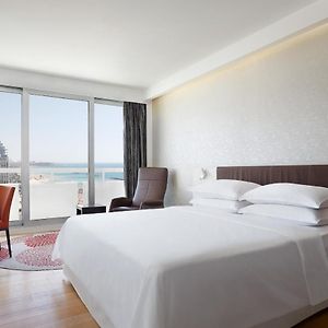 Premium Queen Room