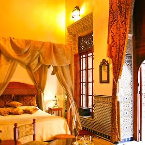 Suite Red Lit King-Size
