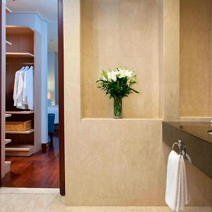 Executive One-Bedroom Apartment City View