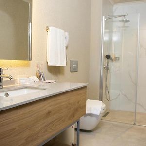 Club Twin Room