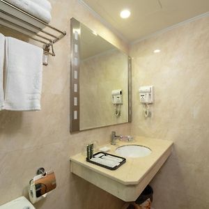 Standard King Suite