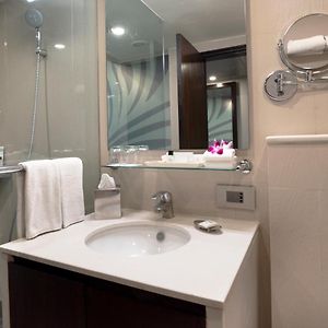 Deluxe Twin Room Dis on SPA Laundry Food & Soft Beverages only at The Eatery Credit Meal of INR 1000 or a the on bill amount of INR 2500 or