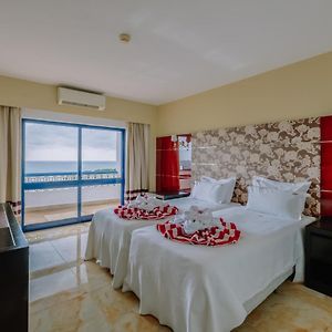 Deluxe One-Bedroom Apartment