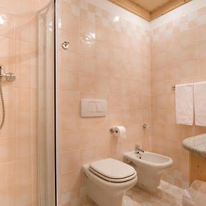 Studio con letto king size
