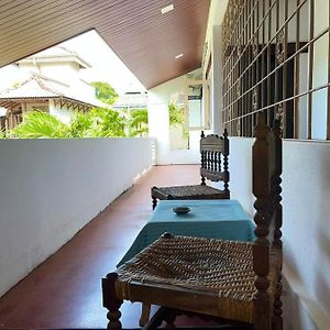 Budget King Room