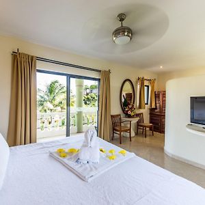 Deluxe  King Room Adults only