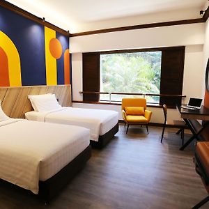 Deluxe Tropical King or Twin Room
