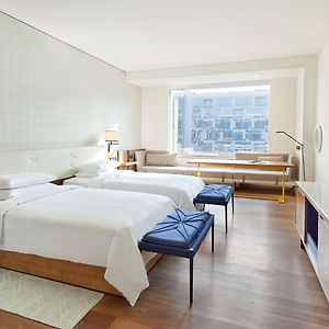 King Room Runway View