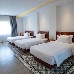 Deluxe Family Suite