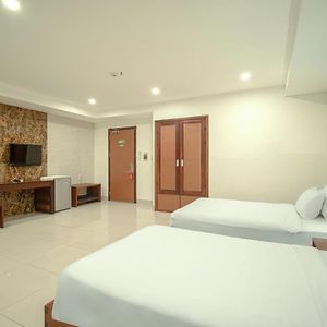 Triple Room Bath