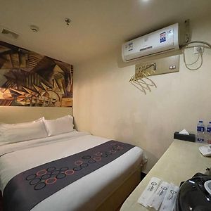 Comfort Queen Room