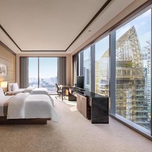 Junior Suite Twin Bed Club Lounge Access
