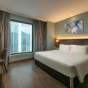 Grand Deluxe King Room