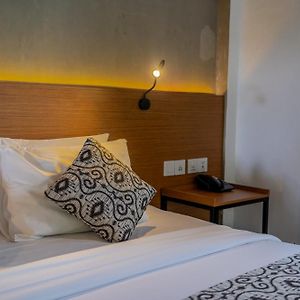 Deluxe Queen Suite