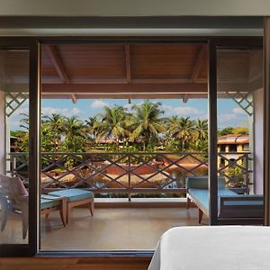Lagoon View Guest Room One King or Two Twin or Single Beds