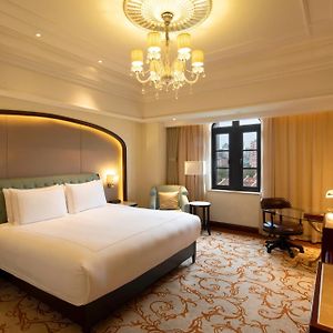 Premium King Room