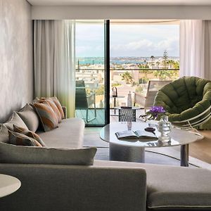 Marvelous Two-Bedroom Residence Balcony Ocean View