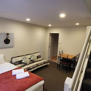 Baden Lodge Motel - Private Spa Bath