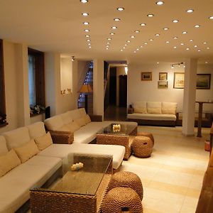 Guest House Chicho Tsane