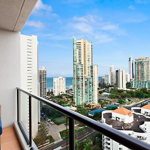 Deluxe One-Bedroom King Suite