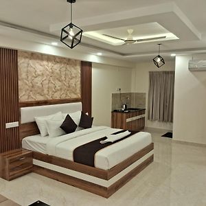 Hotel Orchid Inn