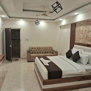 Deluxe Double Room Extra Bed