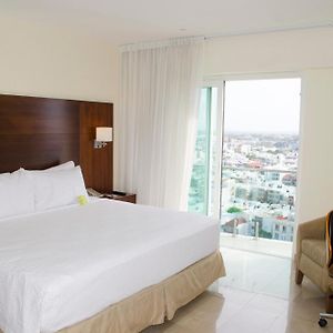 Guest room 1 King City view Balcony