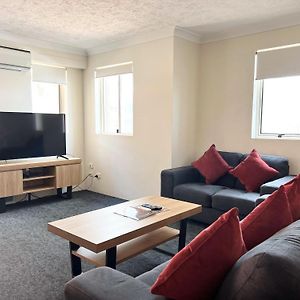 Deluxe One-Bedroom Apartment
