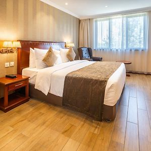 Woodlands State Suite