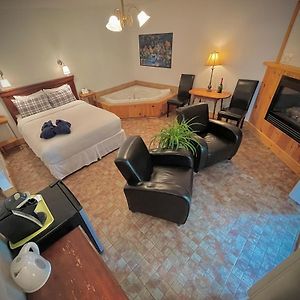 Queen Suite