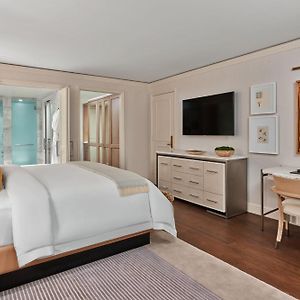 Deluxe King Room Patio