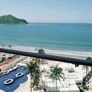 Suite 1 Bedroom Ocean Front