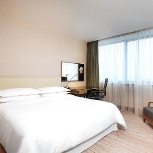 Comfort King Room