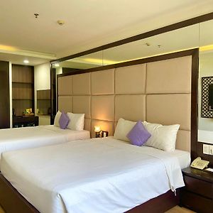 Pariat River Front Hotel