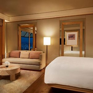 Deluxe Kallang 1 King Bed Kallang Precinct View