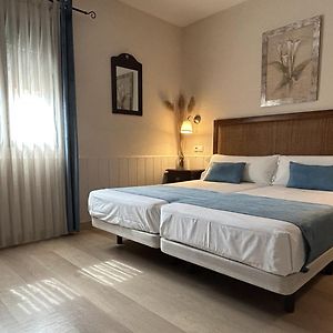 Habitación Estándar con 2 Camas Individuales