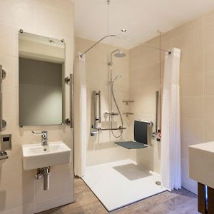 King Room Mobility Access