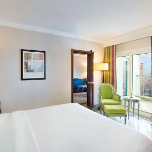 King One-Bedroom Suite City View