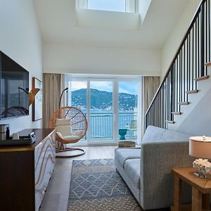 One-Bedroom Bi-Level King Suite Sofa Bed Ocean View