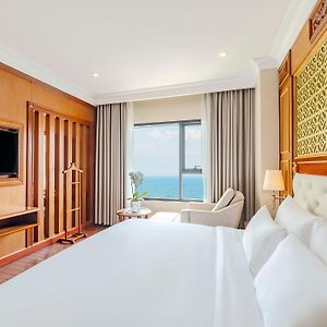 Executive Oceanfront King Suite