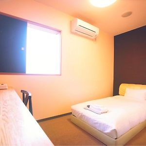 Single Room Smoking